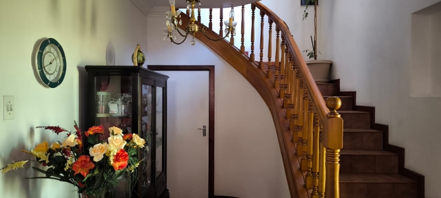 3 Bedroom Property for Sale in Belgravia Western Cape